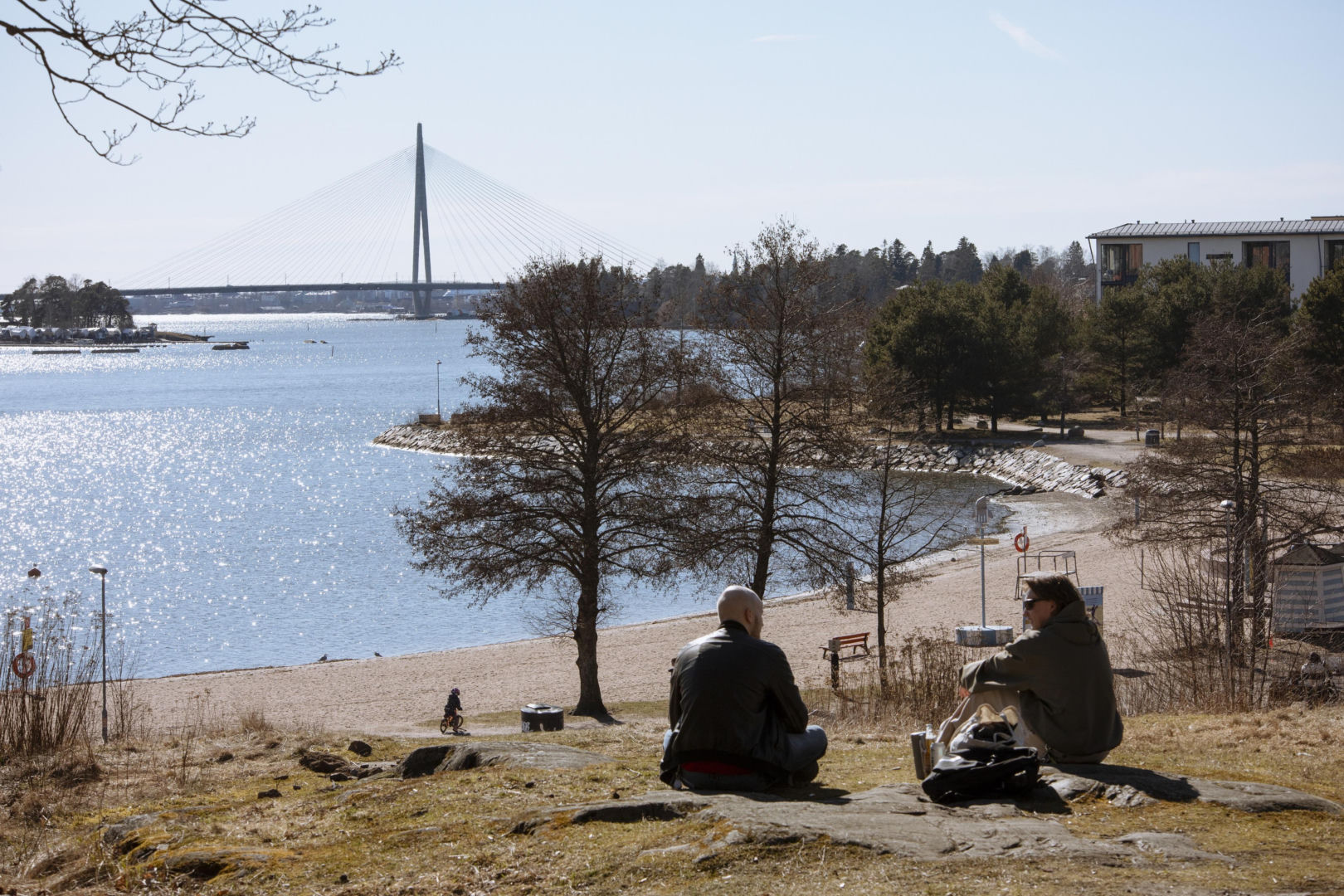 Most Kruunuvuorensilta w Helsinkach to dzieło  projektantów z biur Knight Architects (pod kierunkiem Toma Osborne’a) oraz inżynierów z WSP Finland