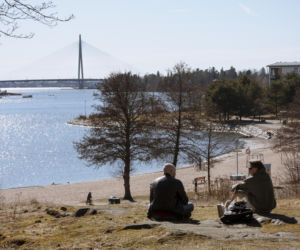 Most Kruunuvuorensilta w Helsinkach to dzieło  projektantów z biur Knight Architects (pod kierunkiem Toma Osborne’a) oraz inżynierów z WSP Finland