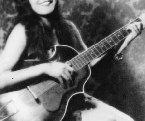 Rozmyte twarze i ukryta historia. Tajemnica zdjęcia z balu sylwestrowego 1933 roku