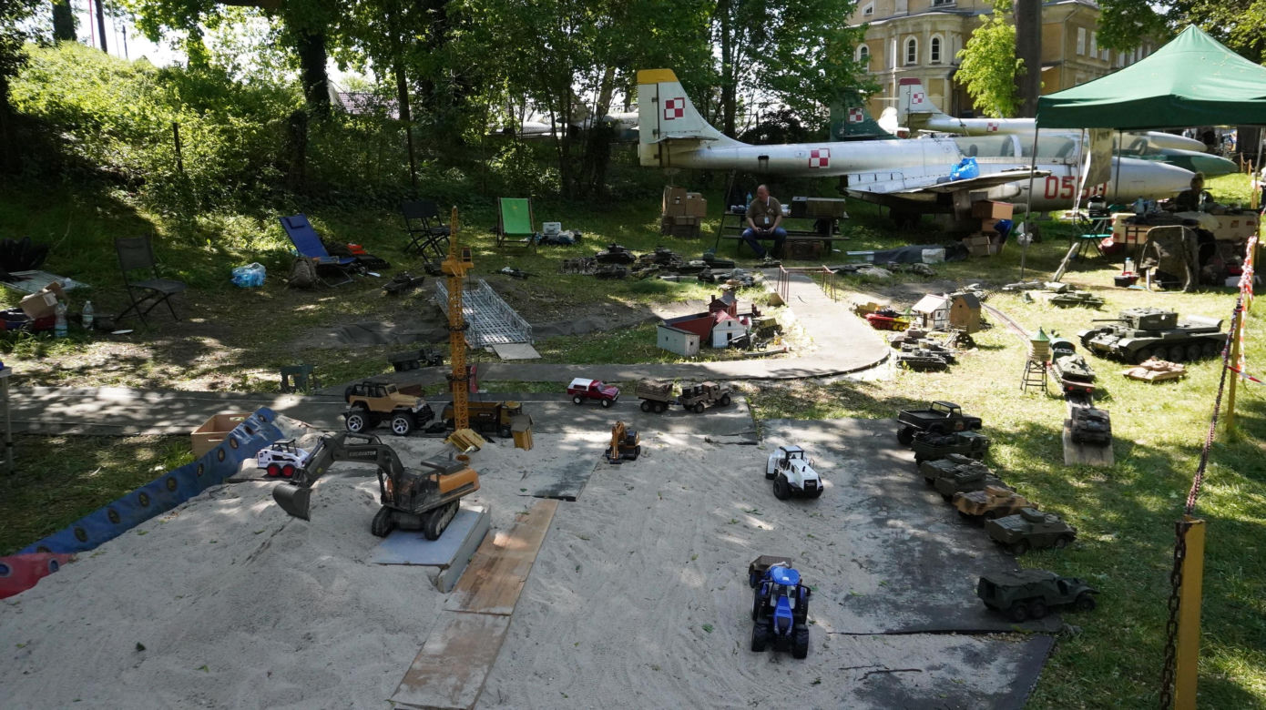 Piknik modelarski 2024 w Lubuskim Muzeum Wojskowym w Drzonowie