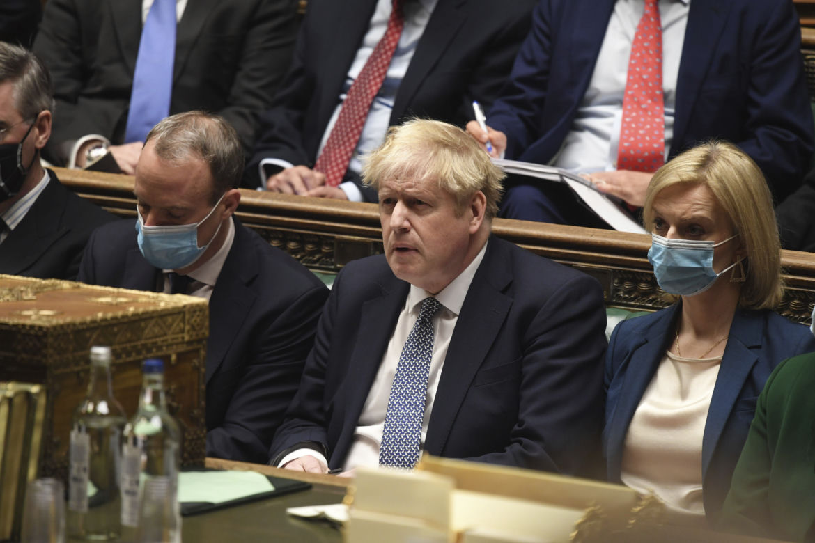 Boris Johnson skompromitowany. Imprezy, "winne piątki", wybryki jego ludzi. Musi odejść?