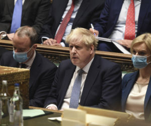 Winne piątki w siedzibie premiera Wielkiej Brytanii. Boris Johnson znienawidzony. Odejdzie?