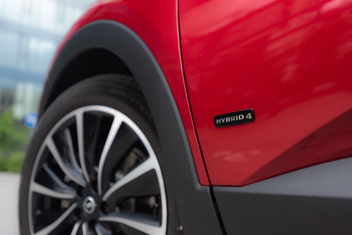 Opel Grandland X Hybrid4