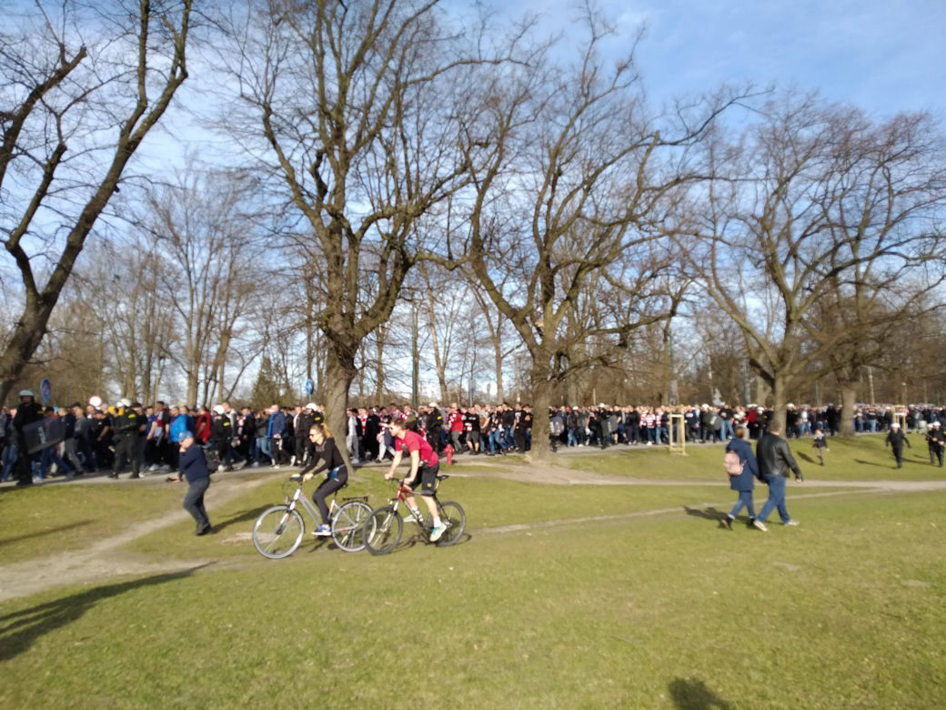 Przemarsz kibiców Cracovii na Wielkie Derby Krakowa 2019