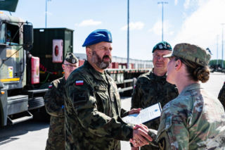 Gen. Mendrala w strategicznym sercu armii. Centrum Warsztatowo-Magazynowe w Powidzu umacnia sojusz z USA