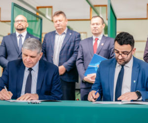 Powiat rzeszowski i łańcucki z porozumieniem o wsparciu w kryzysach. Chodzi o sprzęt, logistykę i ewakuację