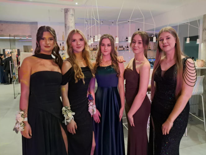 Studniówka 2026 maturzystów ZSTM w Skarżysku-Kamiennej