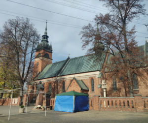 To jedno z najpiękniejszych miast w województwie małopolskim. Kiedyś było wsią, która należała do biskupów krakowskich