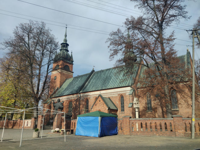 To jedno z najpiękniejszych miast w województwie małopolskim. Kiedyś było wsią, która należała do biskupów krakowskich