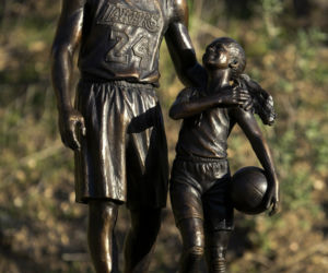 Kobe Bryant i jego córka uwiecznieni na pomniku