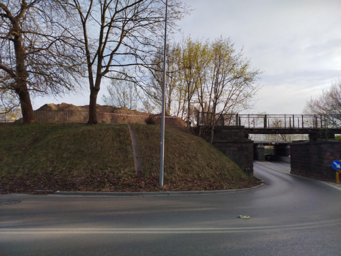 Budowa tunelu dla rowerzystów pod wiaduktem garwolińskim coraz bliżej