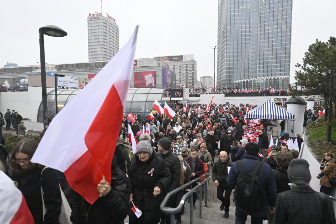 arsz Niepodległości 2025 na żywo. Relacja z Warszawy. "Chcę zobaczyć Polskę samodzielną i niezakompleksioną"