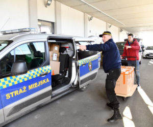 Bydgoszczanie solidaryzują się z Ukrainą! Ogromna ilość darów w Młynach Rothera [ZDJĘCIA]
