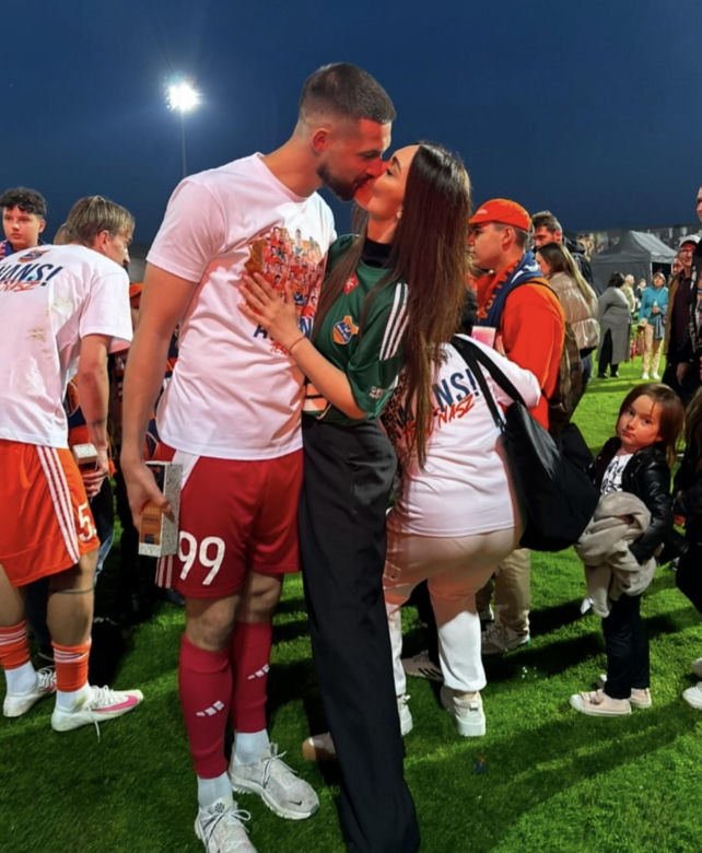 Jessica Ziółek zakochała się w ekstraklasie. Jej narzeczony po latach znów w elicie
