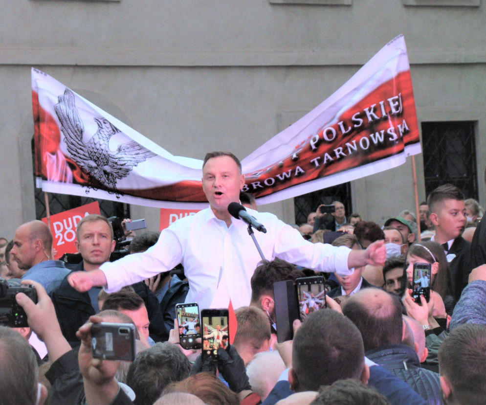 Andrzej Duda - wygrywa