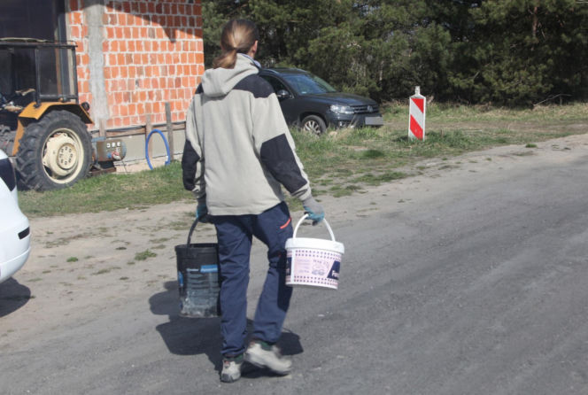 Przez urzędników noszę wodę w wiadrach