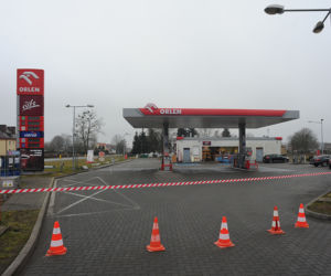 Wjechała w stację benzynową
