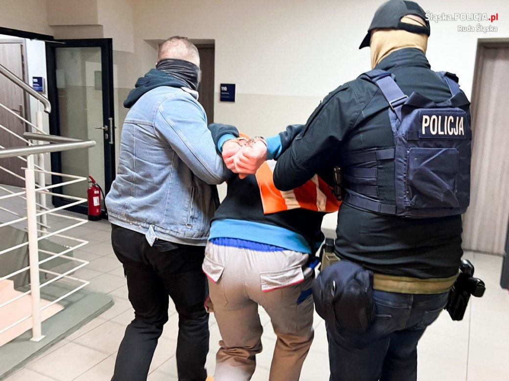 Śląskie: Pseudokibice wyciągnęli 15-latka ze szkoły i pobili. Poszło o barwy