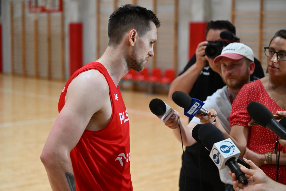 Jeremy Sochan trenuje z reprezentacją Polski we Wrocławiu. Zobacz zdjęcia. Kiedy mecze o Igrzyska Olimpijskie?