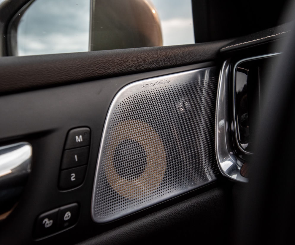 System audio Bowers & Wilkins w Volvo V60 Cross Country