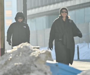 Marek Kondrat z żoną i córką w Warszawie