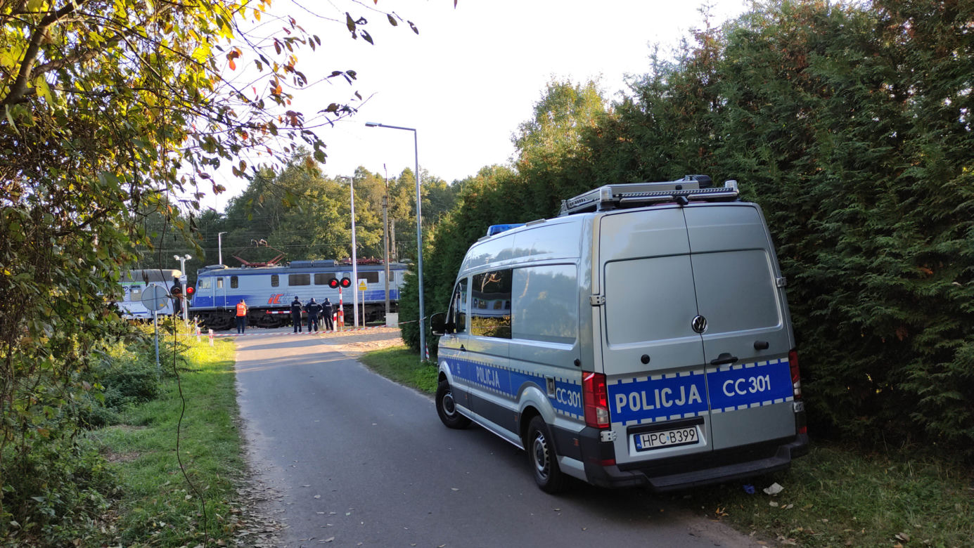Cała Mała Nieszawka opłakuje 12-latkę, która rzuciła się pod pociąg