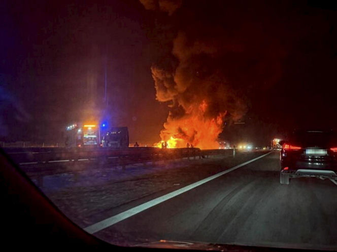 Łódzkie. Pożar samochodu ciężarowego na A2 [ZDJĘCIA].