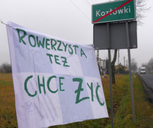 Mieszkańcy nie mogą doprosić się o bezpieczną drogę! WYWIESILI kilometry transparentów 