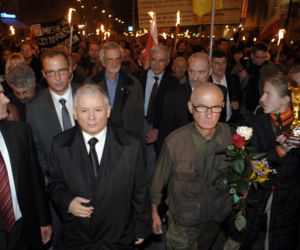 Marsz pamięci na Krakowskim Przedmieściu