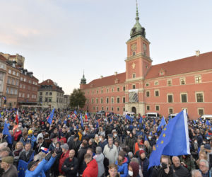 Ogromny protest w Warszawie. Tłumy ruszyły ulicami miasta, nie obyło się bez incydentów.