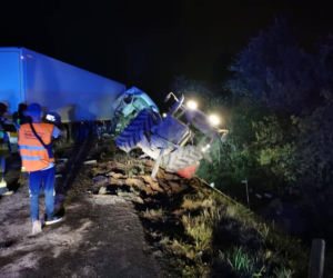 Wypadek na DK94 w Dąbrowie Górniczej. Ciężarówka zderzyła się z traktorem. Wyglądało to dramatycznie [ZDJĘCIA]
