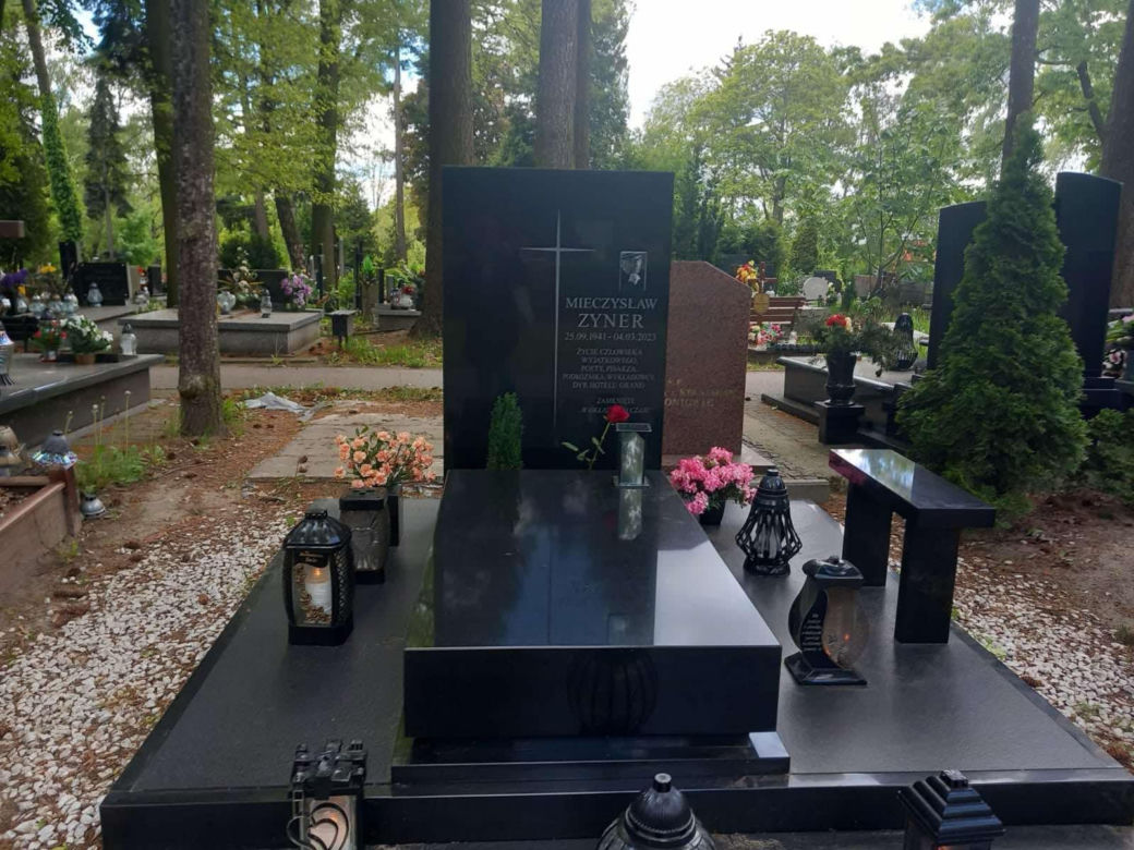 Aleja Zasłużonych Doły