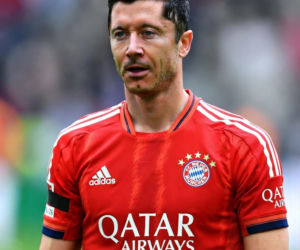 Robert Lewandowski w koszulkach różnych klubów