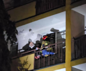 Groził skokiem z balkonu na Ochocie. Szybka akcja służb ratunkowych