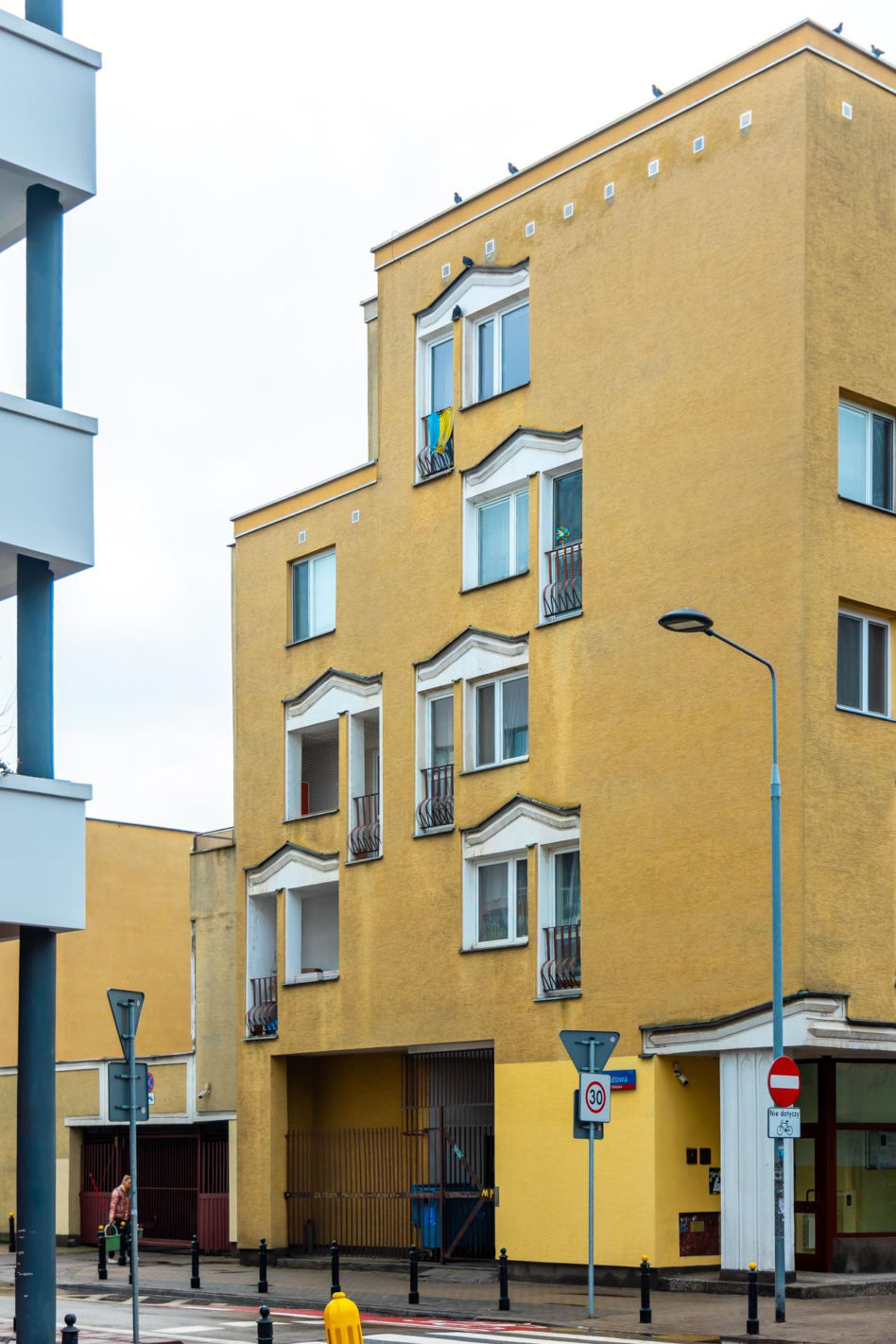 Blok na Madalińskiego 55 w Warszawie