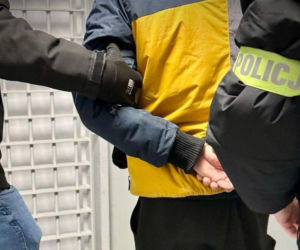 Butelka wódki za 62 zł może kosztować go pięć lat wolności! 43-latek zdenerwował się w supermarkecie [GALERIA]