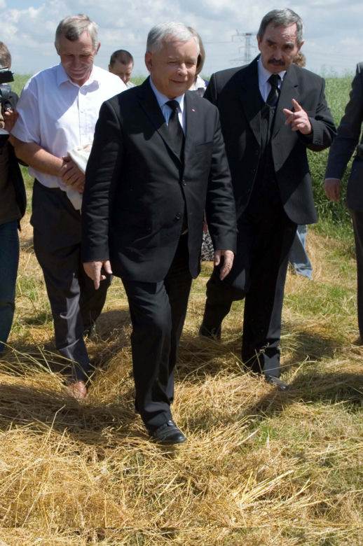 Jarosław Kaczyński w gospodarstwie w Kubalinie