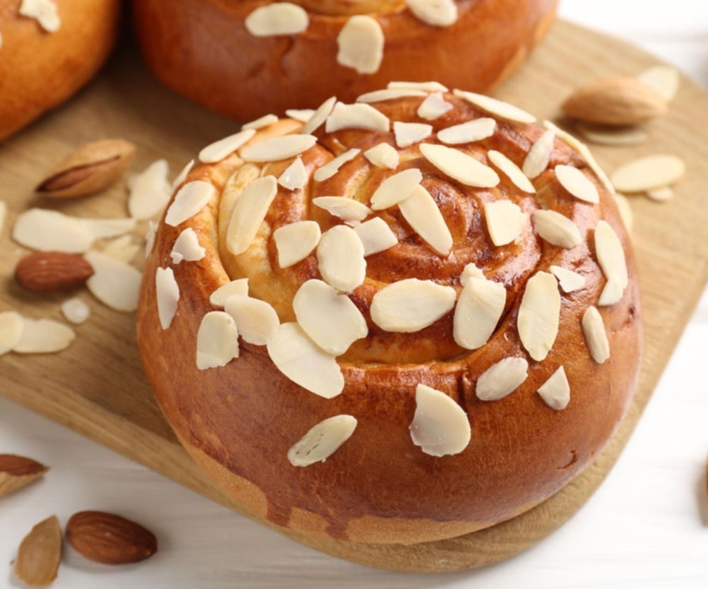 Najlepsze bułki, jakie upieczesz w tym roku. Sekret tkwi w brązowym maśle