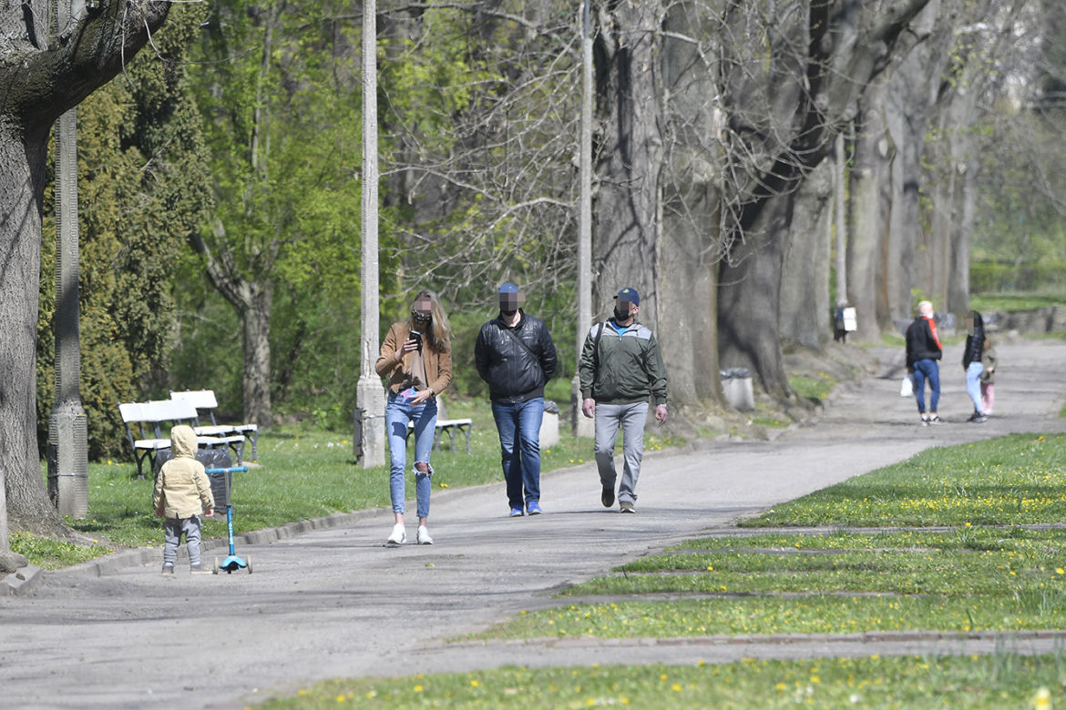 Rozluźnienie w Warszawie. Otwarte Parki i bulwary