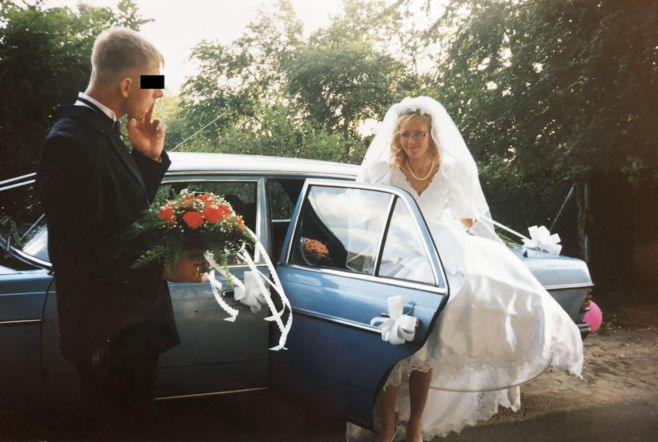 Joanna i Marek wzięli ślub, ale świadek Tomek okazał się kochankiem jej męża. Po zbrodni tańczyli razem nago