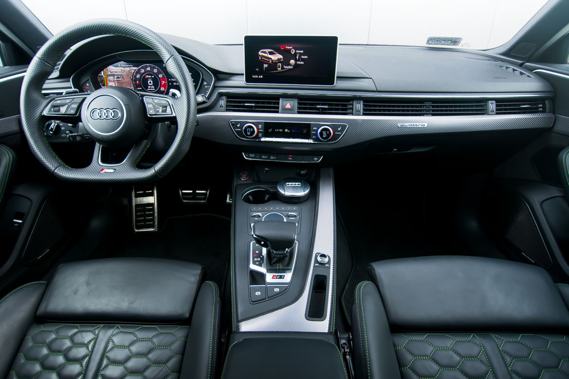 Audi RS4 Avant B9 2.9 TFSI V6 450 KM Tiptronic quattro