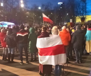 Szczecin solidarny z Ukrainą. Manifestacja na placu Solidarności
