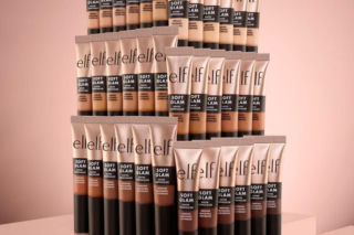 Satynowa skóra, zero wysiłku.  Poznaj nowy Soft Glam Satin Concealer