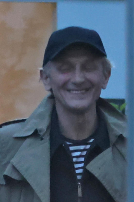 Andrzej Chyra smyra i całuje