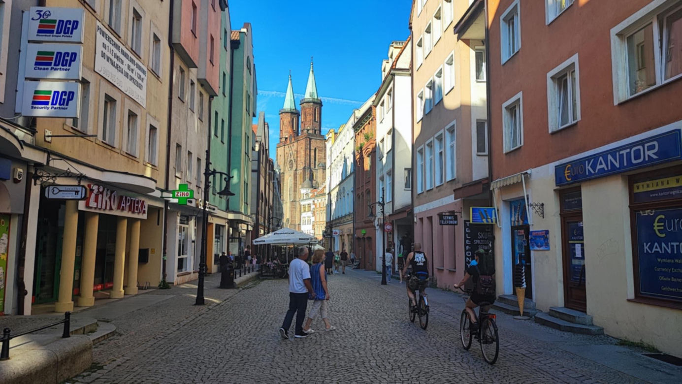 Zabytki stoją tu jeden przy drugim. To dolnoslaskie miasto wygląda jak z pocztówki, ale bez tłumów 