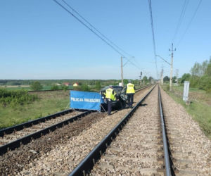 Tragiczny wypadek na przejeździe kolejowym