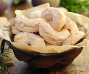 Pączki już Ci się znudziły? Te ciasteczka GĄSKI z twarogiem to idealna alternatywa. Ich smak Cię oczaruje!