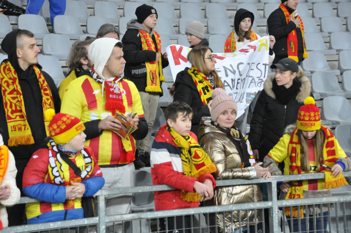 Korona Kielce - ŁKS Łódź. Zdjęcia kibiców na Suzuki Arenie