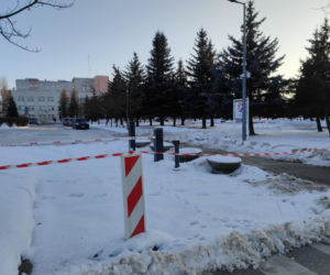 Łomża. Za parking przy szpitalu zapłacimy w automacie. Nowe zasady korzystania z parkingu od 9 lutego