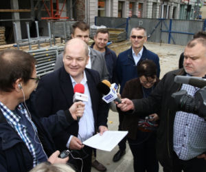 Królewiecka przejezdna, kamienica powstająca przy ulicy gotowa za rok